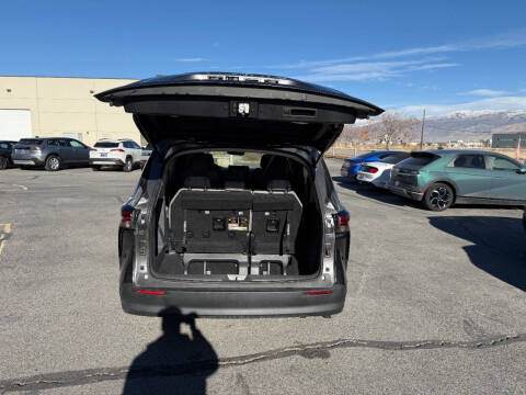2024 Toyota Sienna LE 8-Passenger