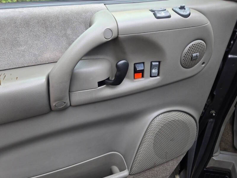 2005 Chevrolet Astro LT