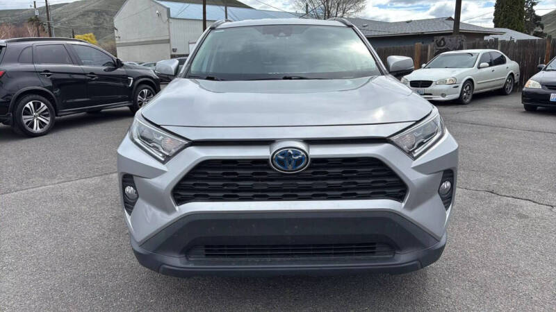 2020 Toyota RAV4 Hybrid XLE