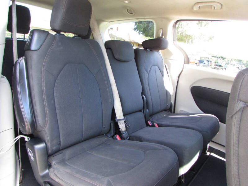 2017 Chrysler Pacifica Touring