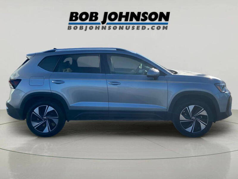 2025 Volkswagen Taos SE 4Motion