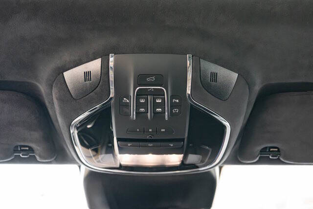 2022 Maserati Levante 34