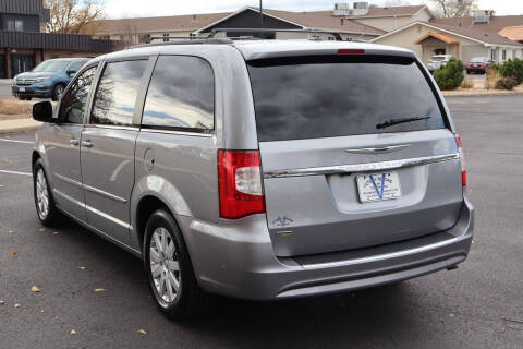 2013 Chrysler Town and Country Touring