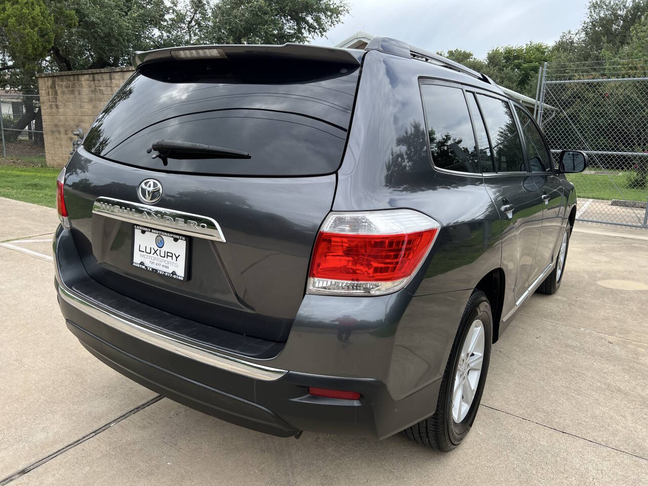 Used Car 2013 Toyota Highlander  Plus 4dr Suv (2.7l L4) For Sale Under $12,000 In Austin, Texas