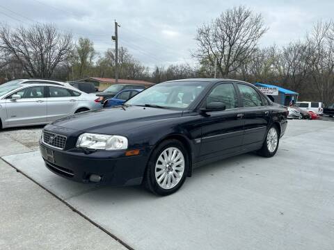 2006 Volvo S80 for sale at Dutch and Dillon Car Sales in Lee's Summit MO