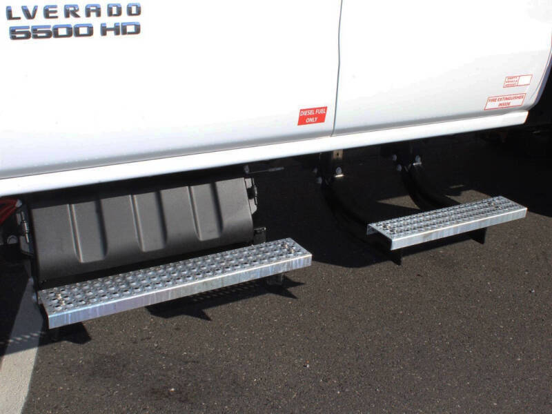 2023 Chevrolet Silverado 5500HD