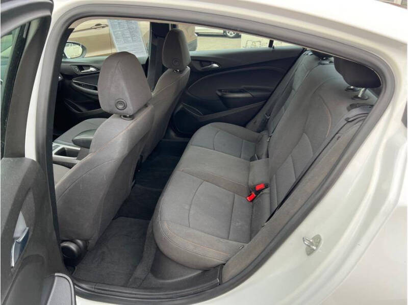 2018 Chevrolet Cruze LS Auto