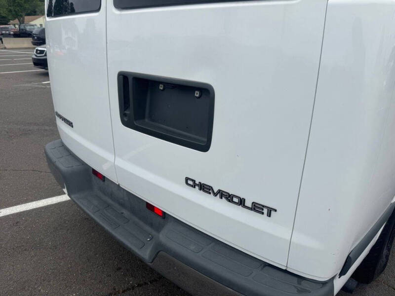 2000 Chevrolet Express G3500 LS