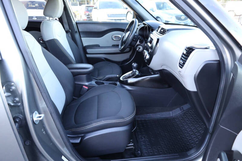 2015 Kia Soul +