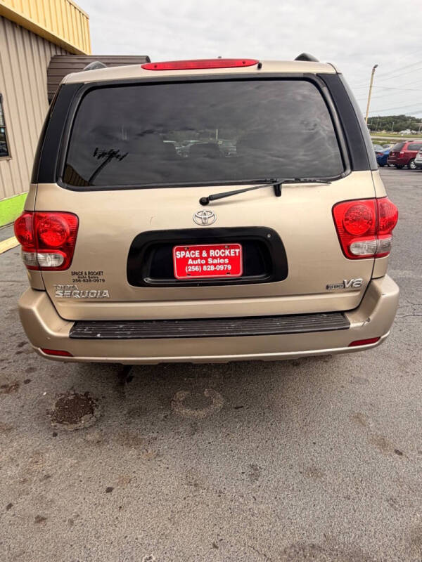 2005 Toyota Sequoia SR5