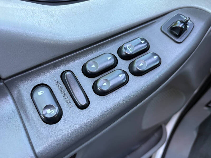 2004 Ford Excursion XLS
