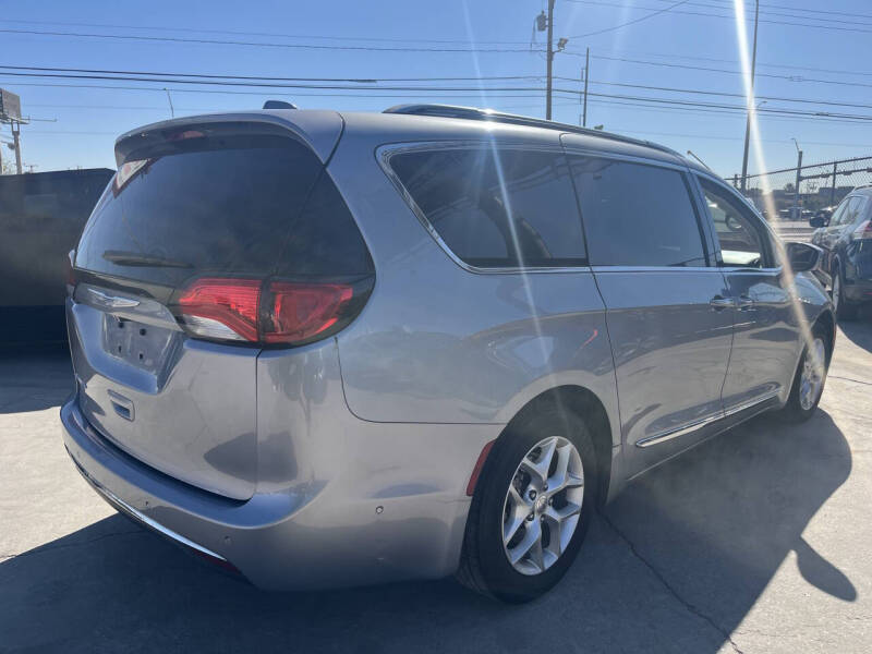 2018 Chrysler Pacifica Touring L Plus