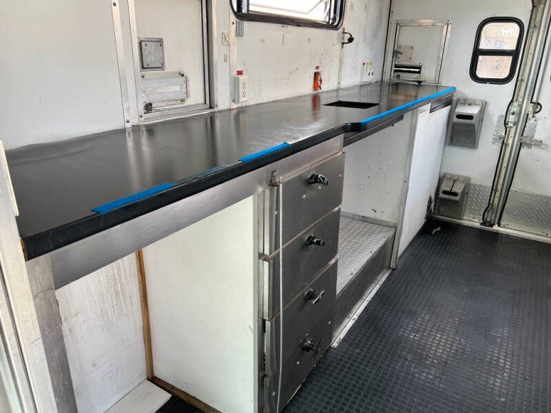 2008 Workhorse W42