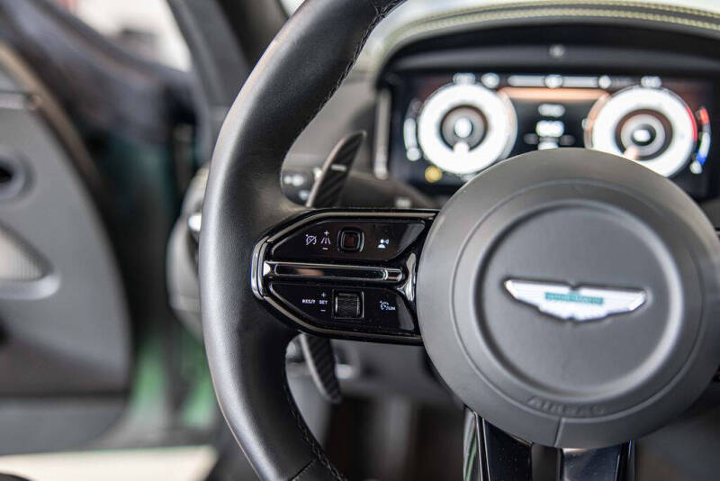 2025 Aston Martin DB12 V8
