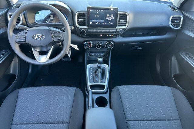 2026 Hyundai Venue SE