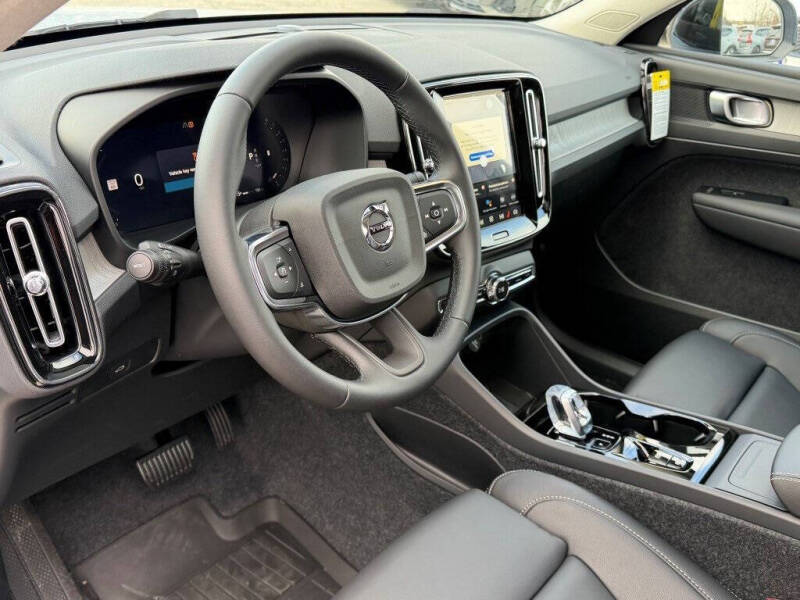 2026 Volvo XC40 B5 Plus