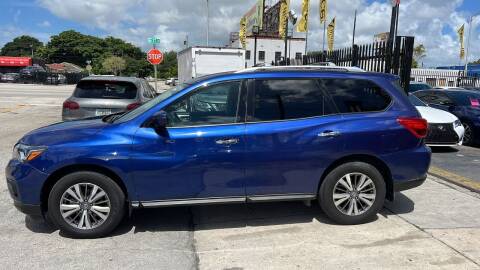 2019 Nissan Pathfinder for sale at AUTO ALLIANCE LLC in Miami FL