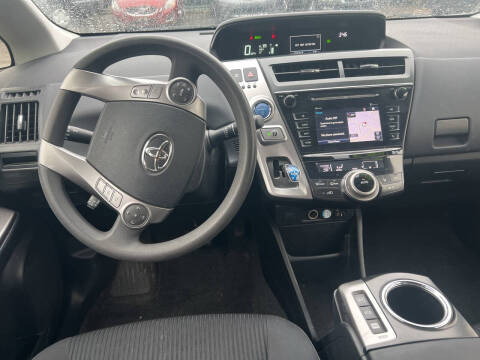 2015 Toyota Prius v Two