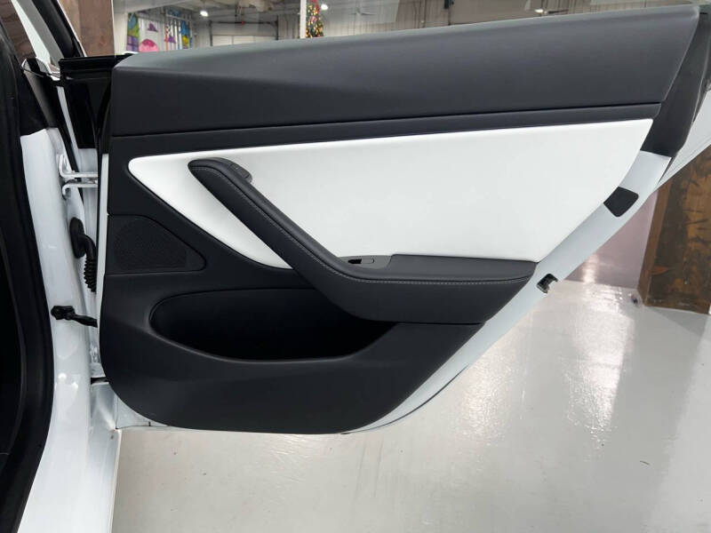 2020 Tesla Model 3 Base photo 24