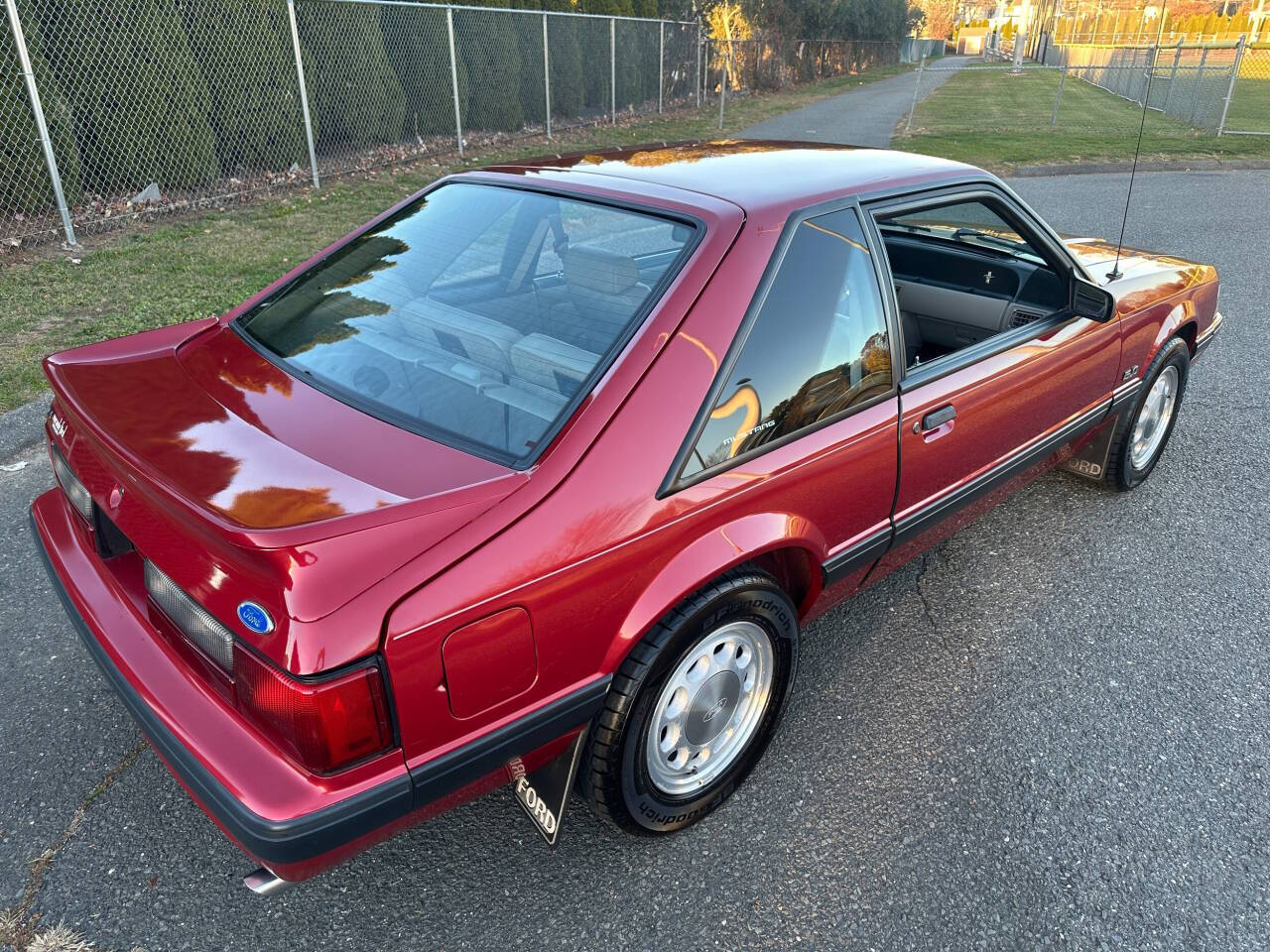 1990 Ford Mustang 77