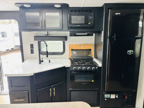 2021 Cherokee Grey Wolf Black Label 23DBHBL