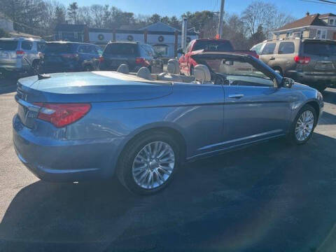 2011 Chrysler 200 Limited