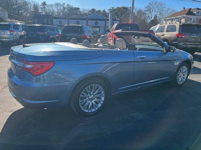 2011 Chrysler 200 Limited