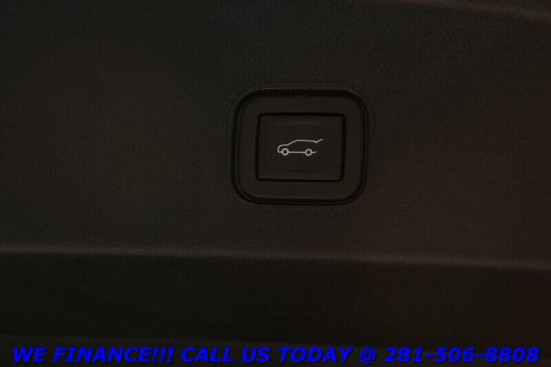 2024 Cadillac LYRIQ Luxury 1