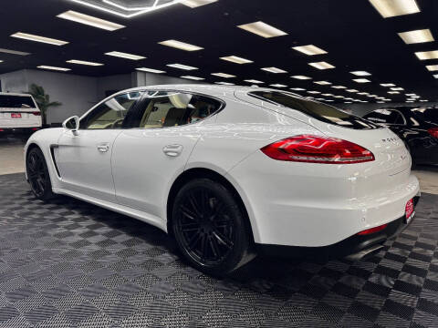 2015 Porsche Panamera 4