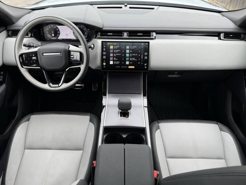 2026 Land Rover Range Rover Velar P250 Dynamic SE