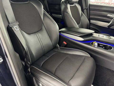 2023 Genesis GV70 2.5T Standard