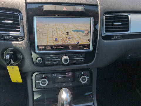 2012 Volkswagen Touareg VR6 Lux