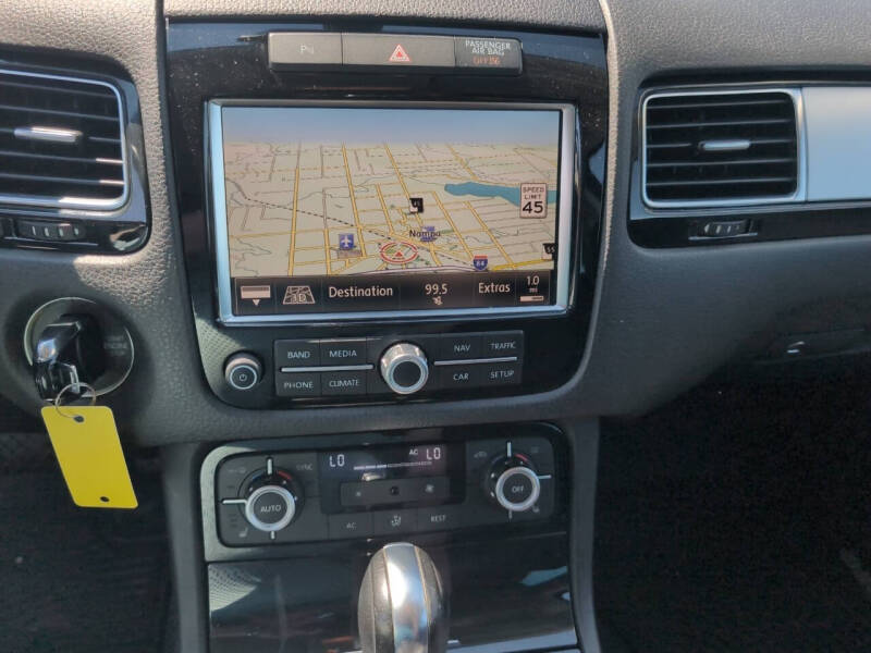 2012 Volkswagen Touareg VR6 Lux