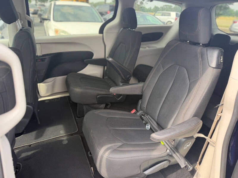 2018 Chrysler Pacifica LX