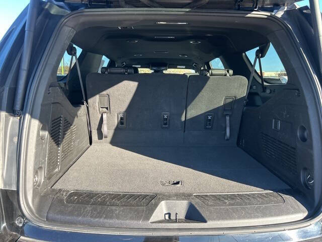 2024 Chevrolet Suburban LT