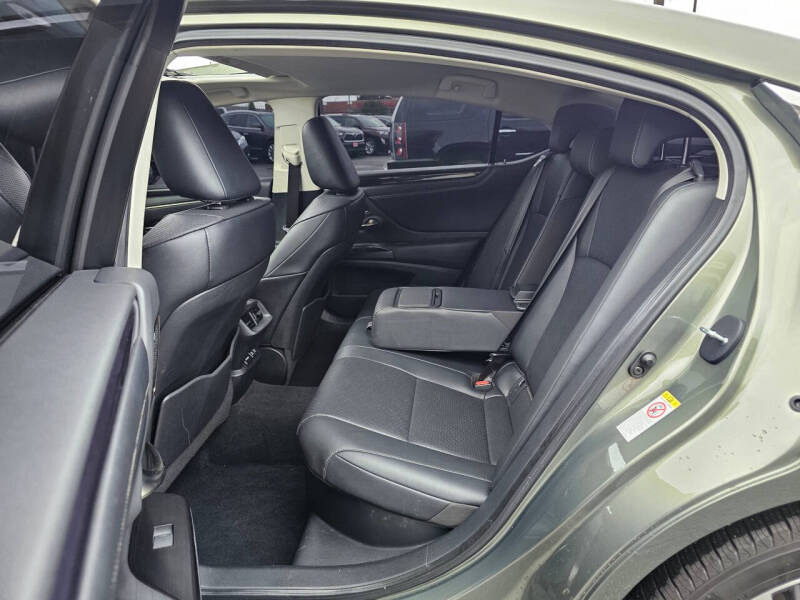 2019 Lexus ES 300h