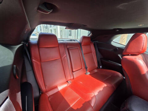 2015 Dodge Challenger SXT Plus