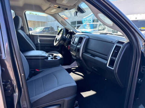 2024 RAM 1500 Classic SLT