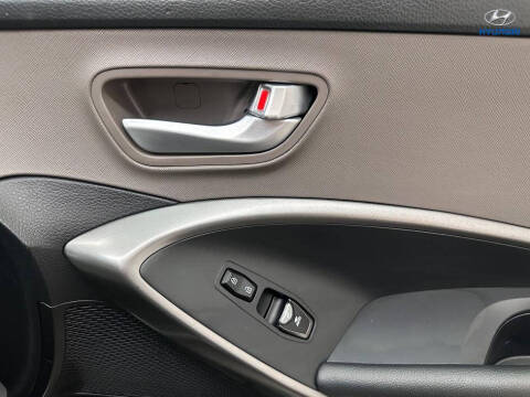 2018 Hyundai Santa Fe SE