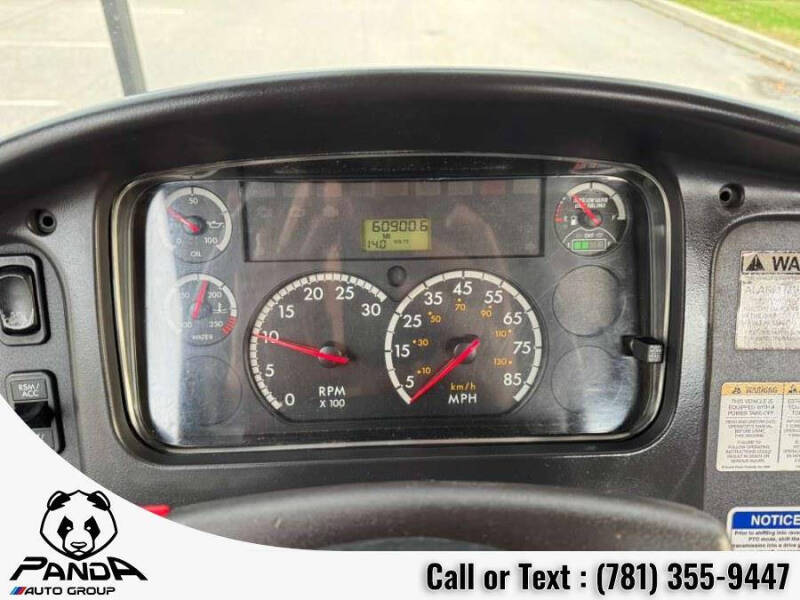 2012 Freightliner M2 106