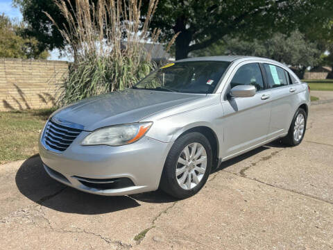 2011 Chrysler 200 for sale at BUZZZ MOTORS in Moore OK