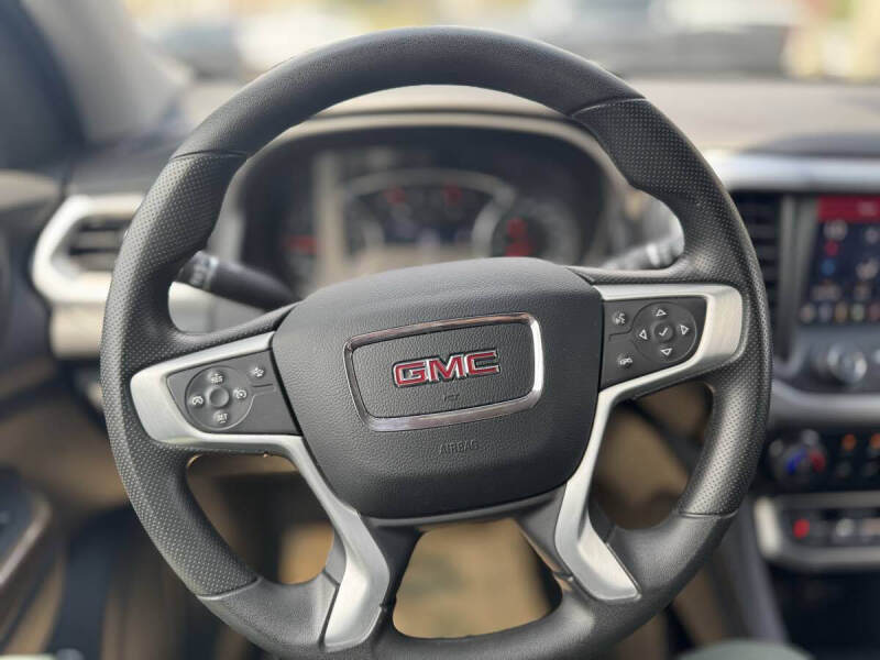 2023 GMC Acadia SLE