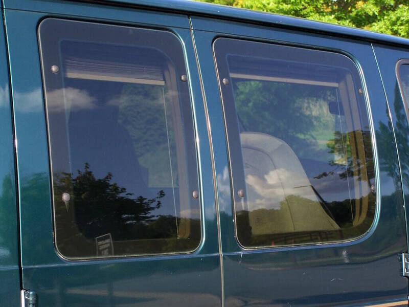 2000 Ford E-Series E-150