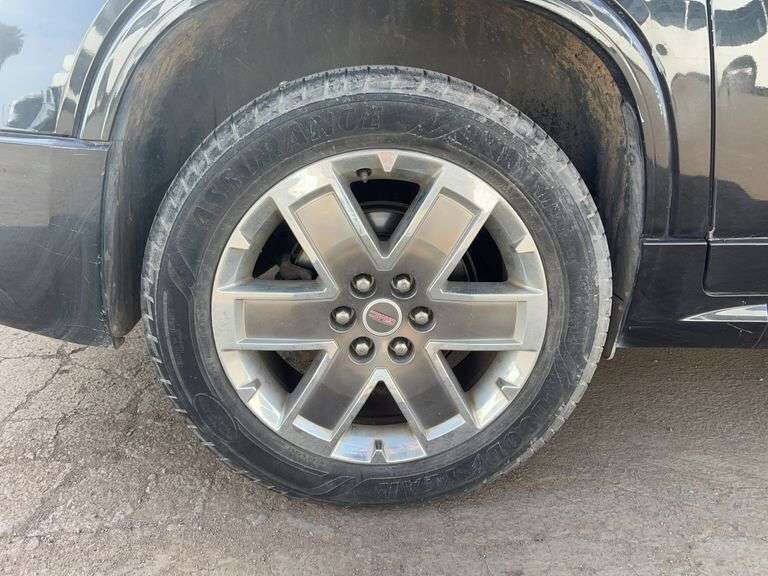 2011 GMC Acadia Denali