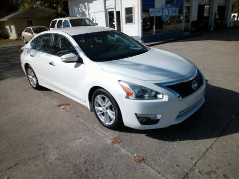 2015 Nissan Altima for sale at Castor Pruitt Car Store Inc in Anderson IN