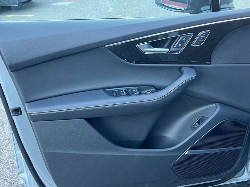 2025 Audi Q7 quattro Premium Plus 55 TFSI