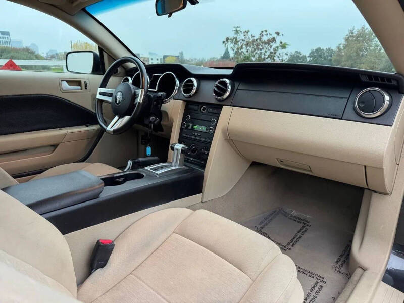 2009 Ford Mustang V6 Deluxe