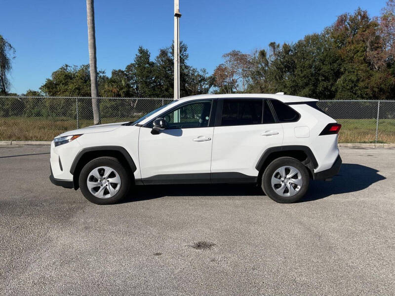 2024 Toyota RAV4 LE