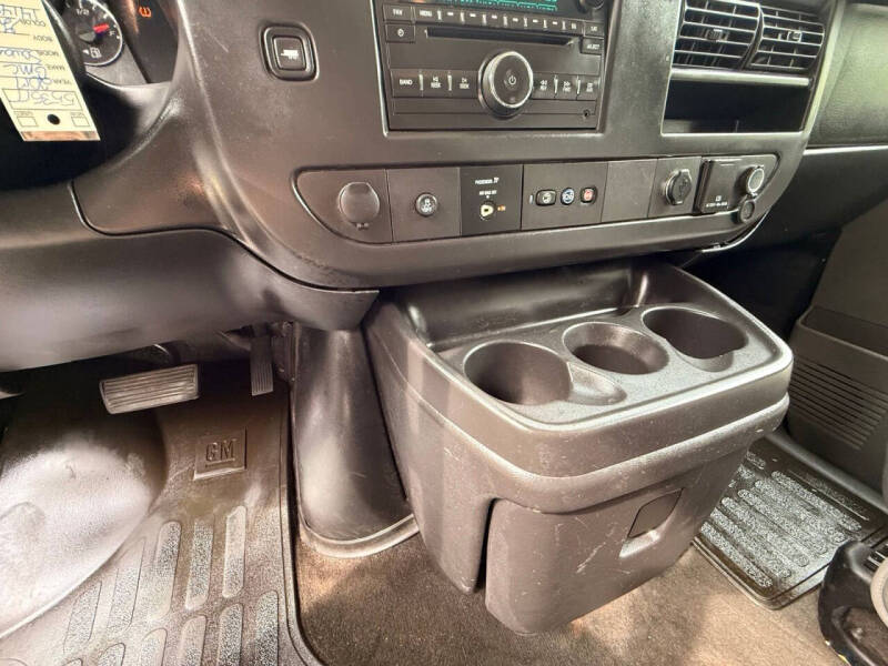 2017 GMC Savana LT 2500