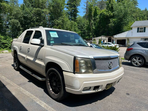 2004 Cadillac Escalade EXT for sale at Bladecki Auto LLC in Belmont NH